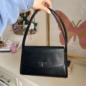 VINTAGE PRADA BAG (fke)